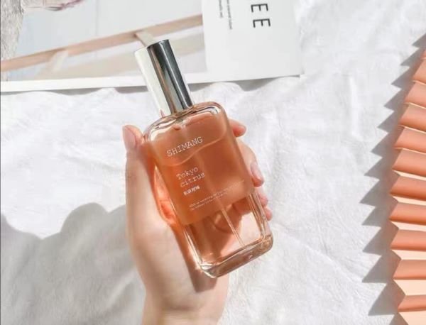 Nước hoa nội địa Trung m&ugrave;i hương dễ d&ugrave;ng, hợp t&uacute;i tiền, tinh tế v&agrave; thời thượng