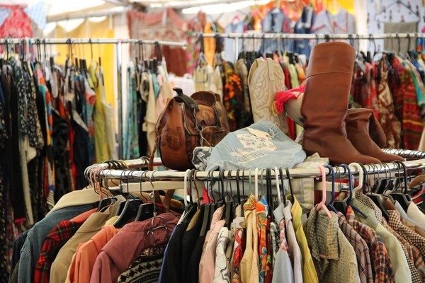 Hỏa Tốc Logistics cung cấp dịch vụ mua hộ đồ si h&agrave;ng hiệu Trung Quốc uy t&iacute;n, gi&aacute; th&agrave;nh cạnh tranh