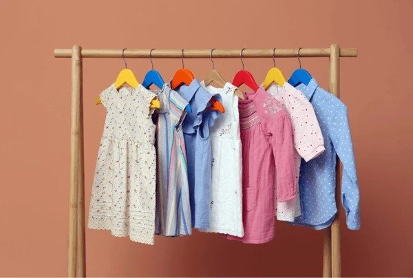 Khi mua sắm online từ Quảng Châu, các mẹ cần xem kỹ bảng size của từng shop để đảm bảo vừa vặn với trẻ
