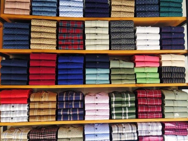 Trong một ri, một mẫu mã sẽ có đầy đủ các size do nhà cung cấp sản xuất