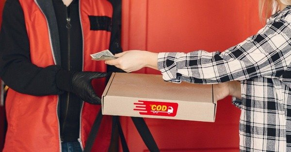 Thanh toán COD là hình thức giao hàng thu tiền hộ, người mua trả tiền sau khi nhận được hàng