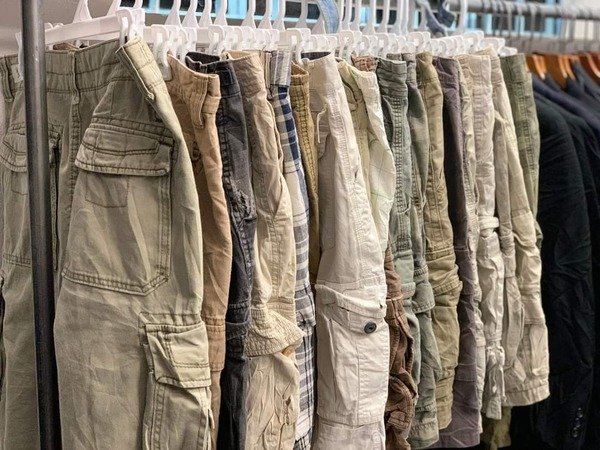 Đồ si h&agrave;ng hiệu l&agrave; những sản phẩm thời trang/phụ kiện ch&iacute;nh h&atilde;ng, đ&atilde; qua sử dụng